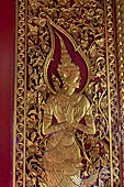 Chiang Mai - Wat Ngeun Kong, the main Wihan. 